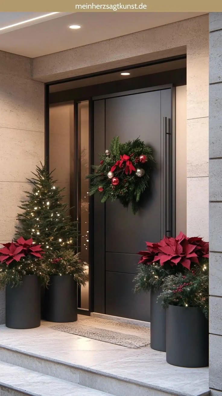 Christmas Decorating Trends 2025: Maximalism, Kitschmas and Nostalgia in Vogue Interiors